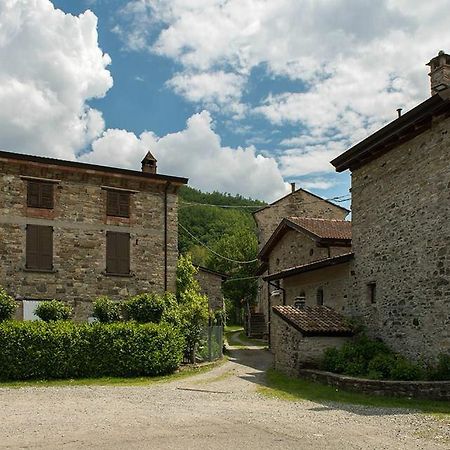 Albergo Diffuso Casa Delle Favole Ferriere エクステリア 写真