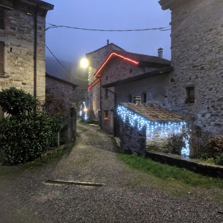 Albergo Diffuso Casa Delle Favole Ferriere エクステリア 写真