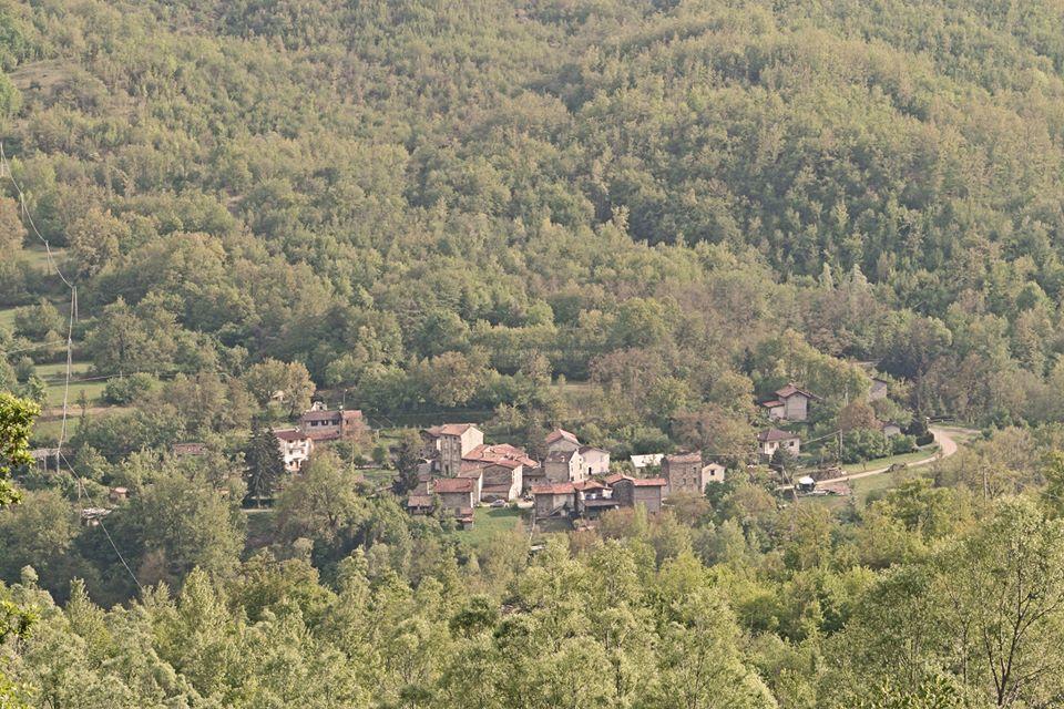 Albergo Diffuso Casa Delle Favole Ferriere エクステリア 写真