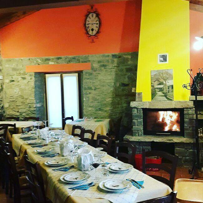 Albergo Diffuso Casa Delle Favole Ferriere エクステリア 写真