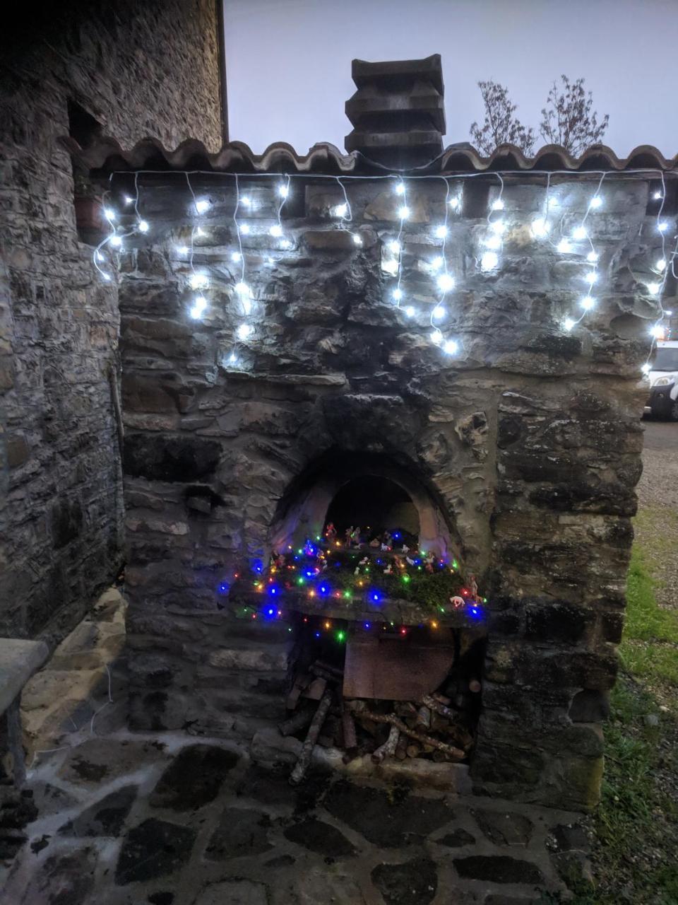 Albergo Diffuso Casa Delle Favole Ferriere エクステリア 写真