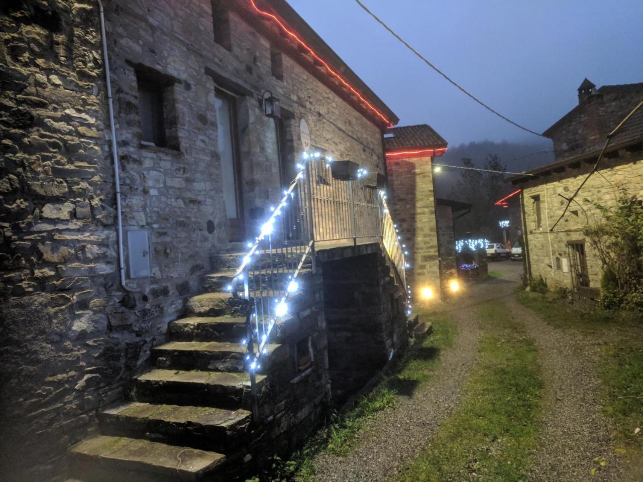 Albergo Diffuso Casa Delle Favole Ferriere エクステリア 写真